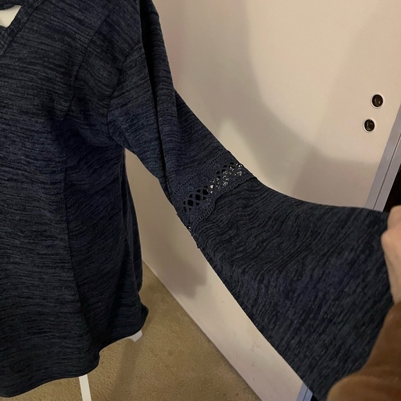 BLUE cross tie back tunic top, bell sleeves, never worn! - Picture 3 of 11